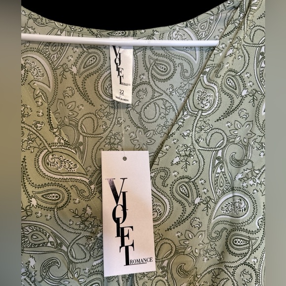 ASOS x Violet Romance Plus midaxi dress with ruffle sleeves in paisley print - Picture 6 of 6